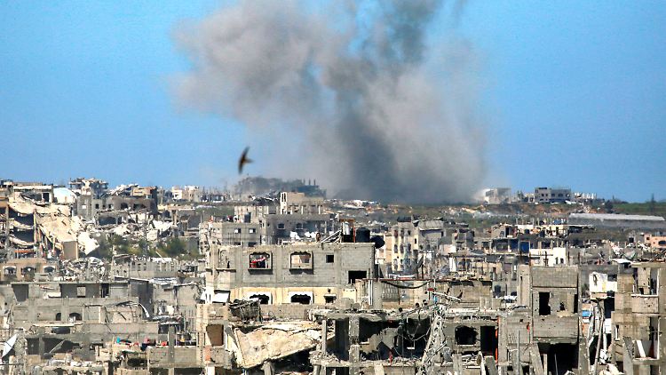 Bei neuen israelischen Luftangriffen sollen mindestens 21 Palästinenser getötet worden sein.