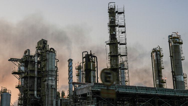 Trump hatte jüngst das Auslaufen einer Lizenz über 30 Tage angeordnet, mit der der Konzern Chevron seit 2022 Geschäfte in Venezuela und Öl-Export von dort erlaubt hatte.