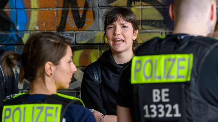 Zu den in München Beschuldigten gehört auch Carla Hinrichs, die ehemalige Sprecherin und Mitgründerin der Letzten Generation.