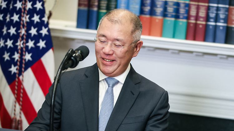 Hyundai-Chef Euisun Chung betont außerdem, sein Unternehmen sei stolz, diese Woche seine neue Autofabrik in Georgia zu eröffnen