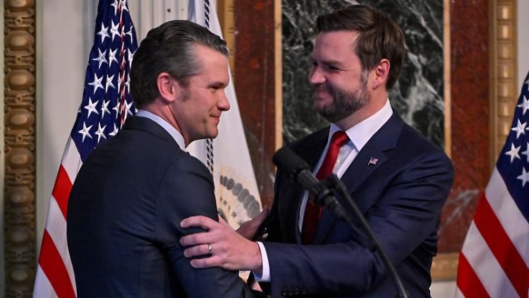 Verstehen sich gut: Hegseth und Vance.