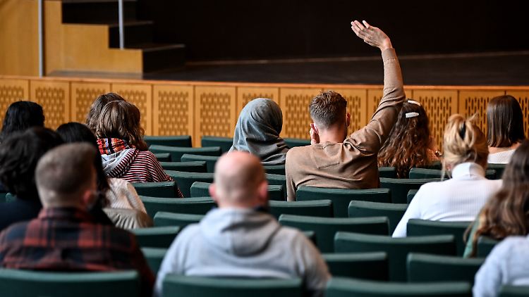Die Zahl der Erstsemester stieg im Zeitraum von 2003 bis 2023 über alle Fachgruppen hinweg, laut Statistik ein Zuwachs von 28%.