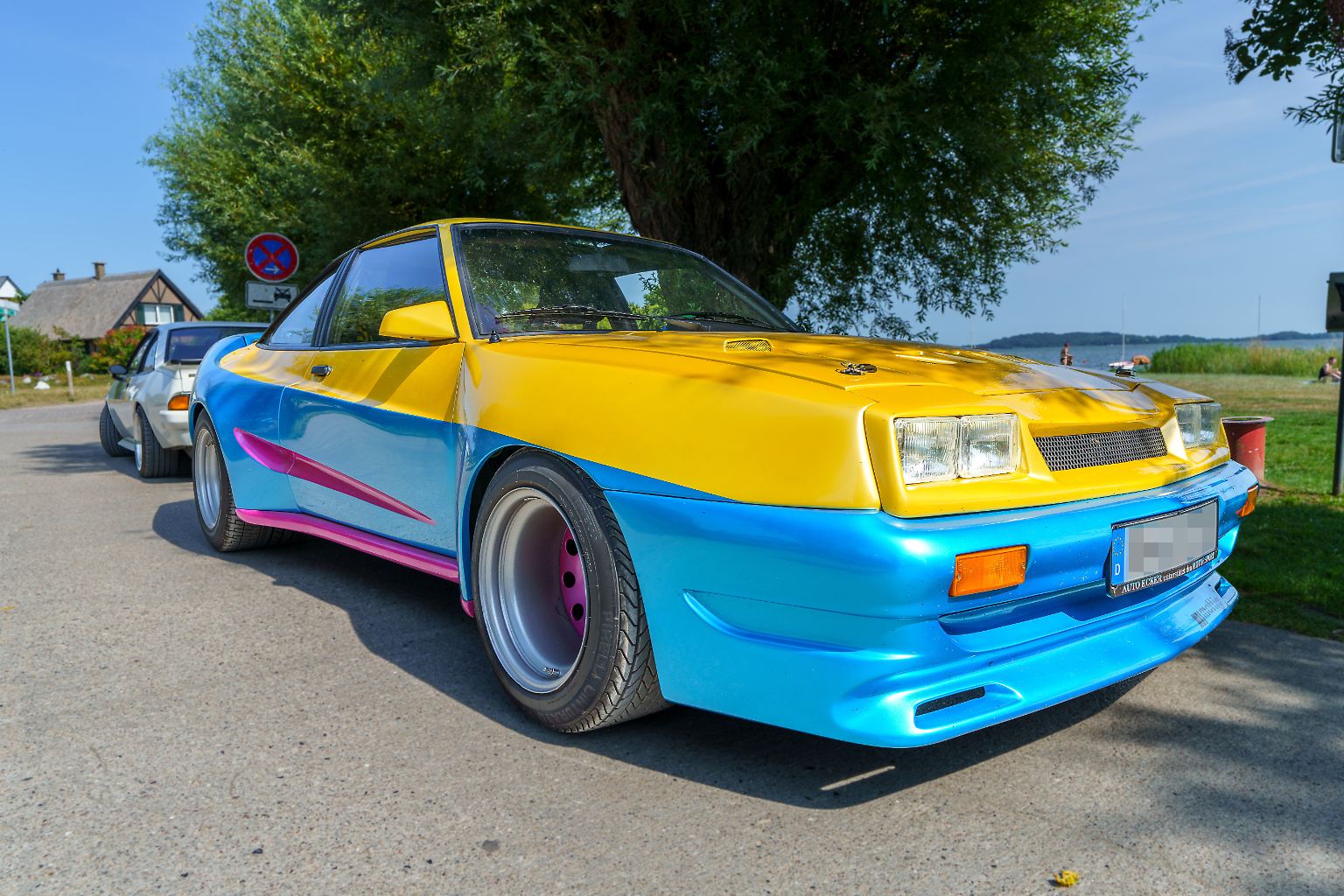 Dieses Großseriencoupé bewegt seit 50 Jahren die Gemüter der Opel-Fans, fährt der Manta B doch erfolgreich auf dem schmalen Grat zwischen Kult und Spott. Über viele Jahre hinweg war der Manta Deutschlands meistverkauftes Sportcoupé, und gemeinsam mit ...