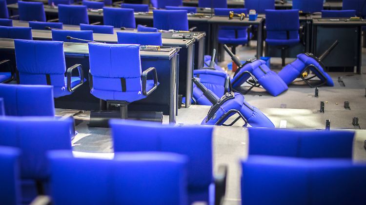 Gut 100 Sitze weniger hat der Bundestag jetzt.