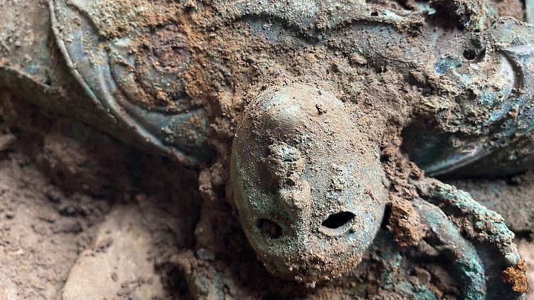 Der rund 2000 Jahre alte Schatz "Melsonby Hoard" umfasst mehr als 800 Objekte aus Metall, einschließlich Teile von Wagen, zeremoniellen Speeren und Kesseln.