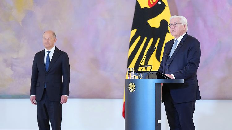 Scholz bleibt geschäftsführender Bundeskanzler und nimmt in dieser Funktion weiterhin Termine wahr.