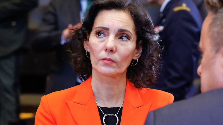 Hadja Lahbib ist es wichtig, im Ernstfall Panik zu vermeiden.