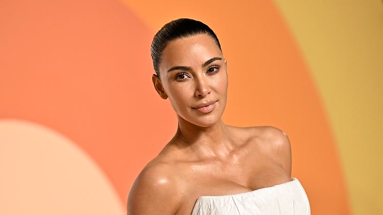 Soll neun Jahre nach dem traumatischen Überfall in Paris vor Gericht aussagen: Kim Kardashian.