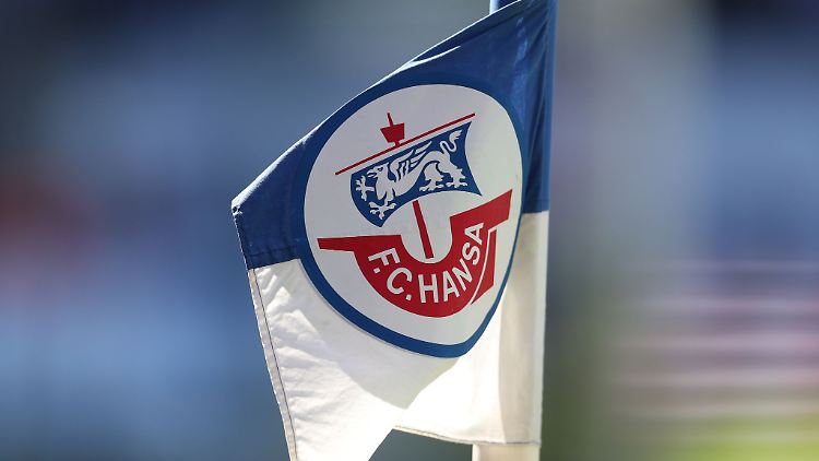 Hansa Rostock hat nach den Krawallen der eigenen Fans Konsequenzen gezogen.