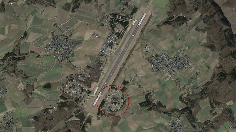 Eine Satelliten-Aufnahme des Fliegerhorsts Büchel in Rheinland-Pfalz, in dem mutmaßlich US-Atomwaffen lagern.
