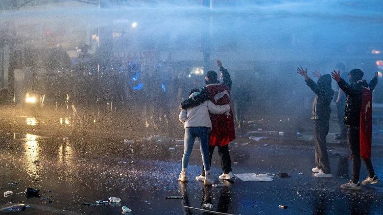 Wasserwerfer in Ankara. Im Vergleich zu Istanbul ist die Situation hier noch ruhig.