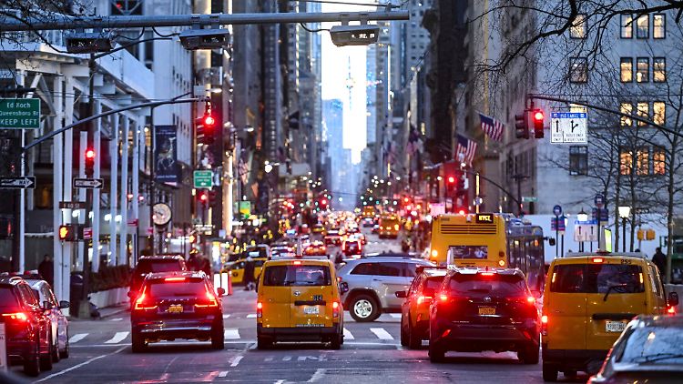 Trump wünscht sich mehr in den USA produzierte Autos auf amerikanischen Straßen.
