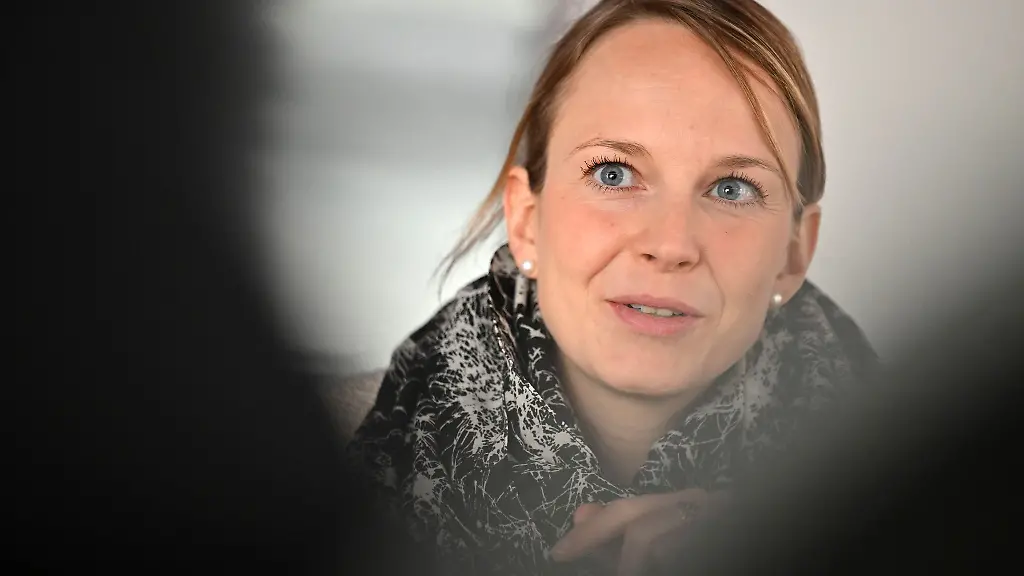 Tina-Beer-Die-Linke-Staatssekretaerin-fuer-Kultur-in-der-Thueringer-Staatskanzlei