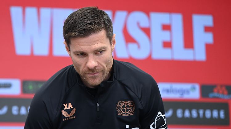 Xabi Alonso machte einen Blitz-Urlaub in San Sebastian, morgen coacht er seine Werkself wieder.