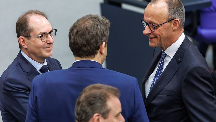 Die Arbeitsgruppen haben ihre Papiere vorgelegt, jetzt müssen Merz, Dobrindt, Klingbeil und Esken etwas daraus machen. 