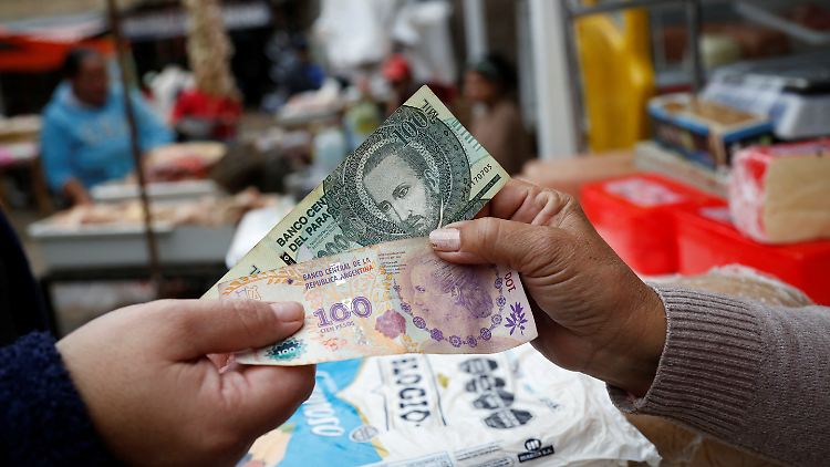 Bis vor kurzem noch kamen die Menschen aus den Nachbarländern nach Argentinien, um günstig einzukaufen oder essen zu gehen. 