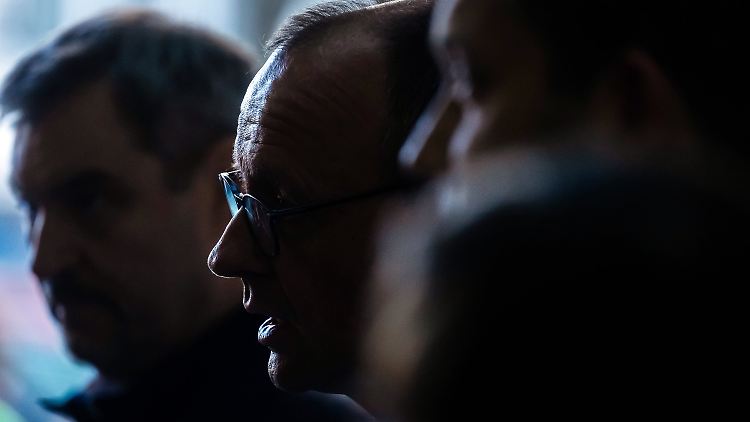 Für Friedrich Merz ist es der erste Besuch im Willy-Brandt-Haus; Markus Söder sagte, er sei "schon öfters da" gewesen, "aber schon länger nicht mehr".