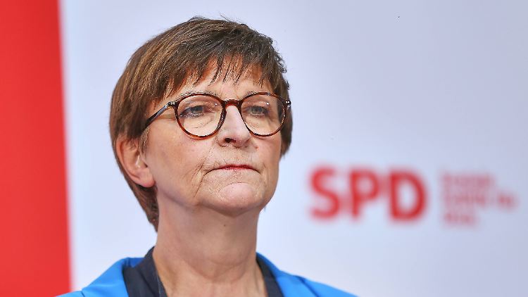 Saskia Esken ist staatlich geprüfte Informatikerin und seit Jahren Gegnerin der Vorratsdatenspeicherung. Zusammen mit Lars Klingbeil sollte sie den Großangriff auf die Kommunikationsfreiheit verhindern, schreibt unser Kolumnist Hendrik Wieduwilt.