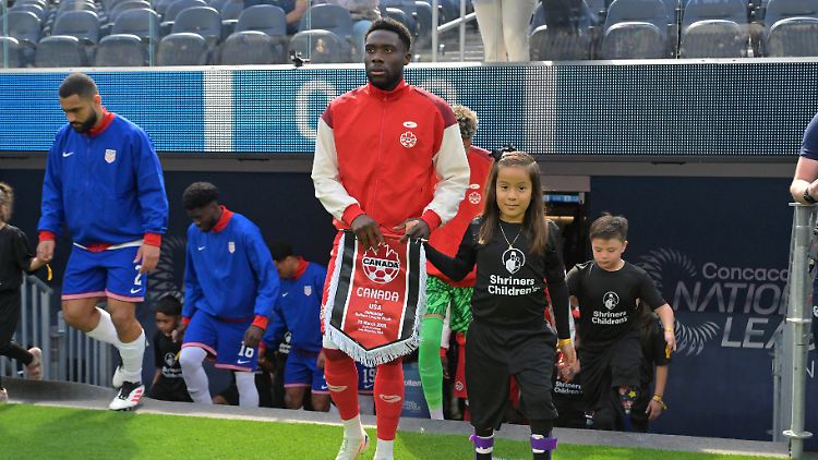 Durfte Alphonso "Fonzy" Davies überhaupt für Kanada auflaufen? Die Meinungen gehen auseinander.