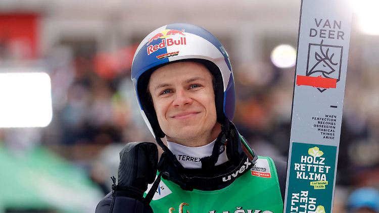 Wellinger beendet die Saison auf Platz drei.