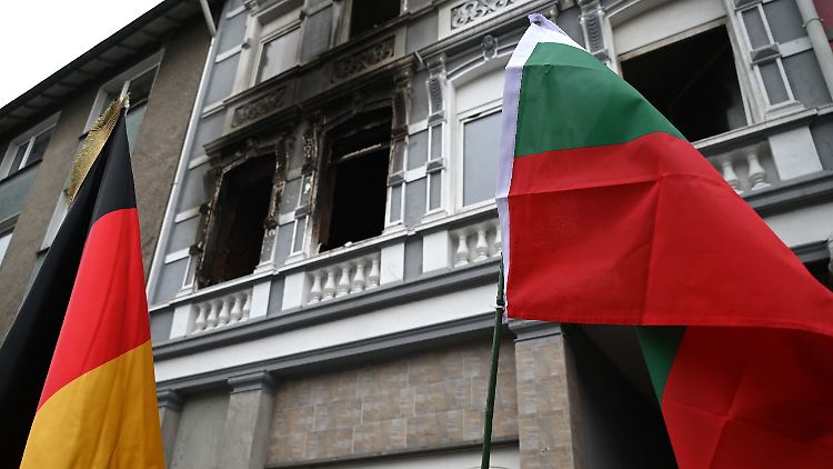 4 Menschen aus Bulgarien starben bei dem Brandanschlag, 21 weitere wurden verletzt. 