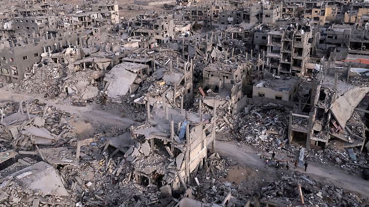 Nach mehr als einem Jahr Krieg: Ruinenlandschaft von Rafah