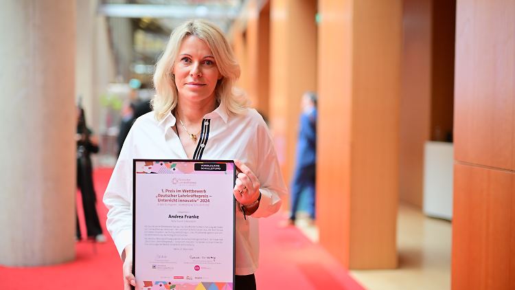 Schulleiterin Andrea Franke gewann den 1. Preis in der Kategorie Vorbildliche Schulleitung.