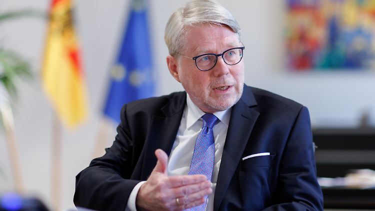 Befürchtet, dass der demokratische Rechtsstaat am Thema Migration "zugrunde gehen kann".