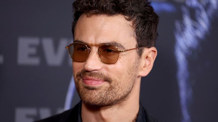  "White Lotus"-Star Theo James: Sieht so der nächste James Bond aus?