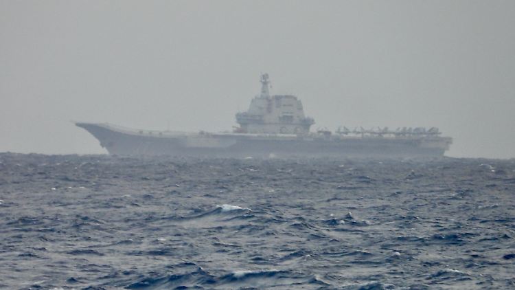 Der Flugzeugträger "Shandong" der chinesischen Marine.
