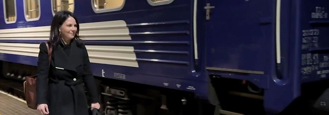 Es ist bereits Baerbocks neunter Ukraine-Besuch seit Beginn des russischen Angriffskriegs.