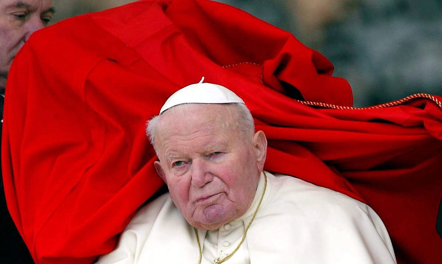 Im März 2005 sind die Augen der Welt auf Rom gerichtet. Seit Wochen schon geht es Papst Johannes Paul II. schlecht. Kurz vor Ostern kann er aus der Gemelli-Klinik in den Vatikan zurückkehren.   