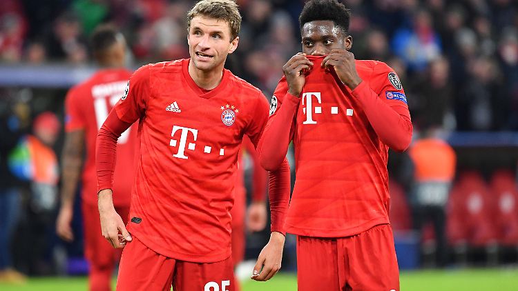 Thomas Müller und Alphonso Davies werden beim FC Bayern nicht mehr gemeinsam auflaufen können.