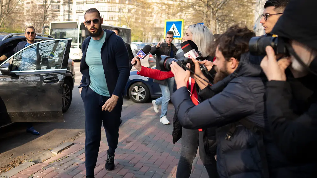 Andrew-Tate-im-April-in-Bukarest-Er-wird-wegen-Menschenhandel-und-Vergewaltigung-in-mehreren-Faellen-angeklagt