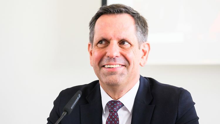 Der SPD-Politiker Olaf Lies ist seit November 2022 der niedersächsische Wirtschaftsminister. 