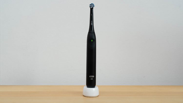 Oral-B iO 2 macht ihre Arbeit einfach gut.