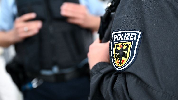 Die Polizeiliche Kriminalstatistik erfasst das Hellfeld der Kriminalität in Deutschland - also nur jene Fälle, von denen die Beamten etwa durch Anzeigen erfahren.