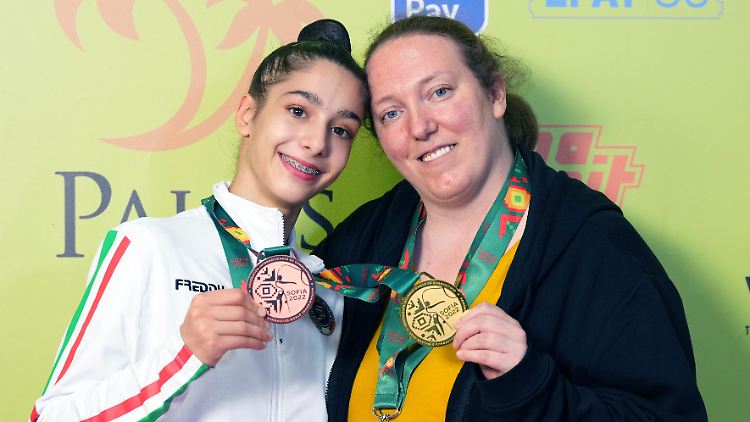 Sofia Raffaeli gewann Olympia-Bronze - ihre Trainerin Sofia Cantaluppi ist jetzt schweren Vorwürfen ausgesetzt.