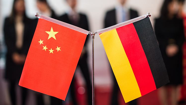 In der Volksrepublik gibt es keine unabhängigen Gewerkschaften und keine dem deutschen Modell vergleichbare betriebliche Mitbestimmung.