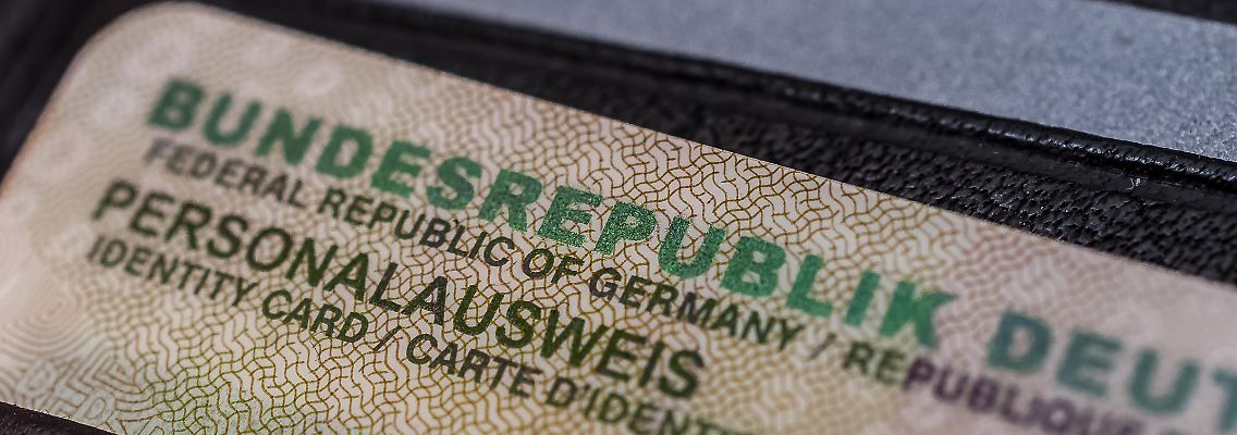 Wann läuft Ihr Ausweis ab? Vielleicht bei der Gelegenheit nochmal checken ...