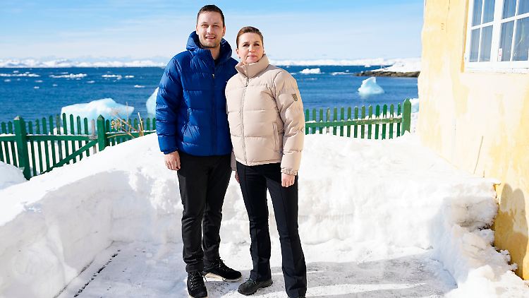In Nuuk traf die dänische Ministerpräsidentin Frederiksen mit dem künftigen Regierungschef Grönlands, Jens-Frederik Nielsen, zusammen. 