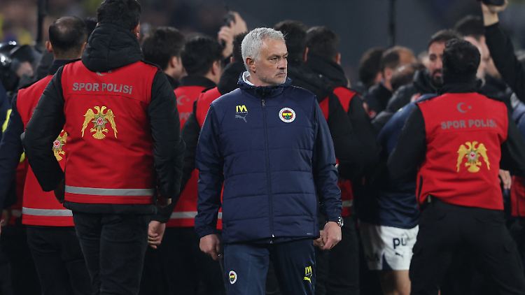 José Mourinho kann es einfach nicht lassen, immer wieder sorgt er für Ärger.