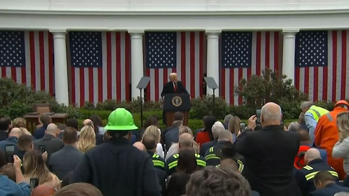 TrumpRedeZölle.JPG