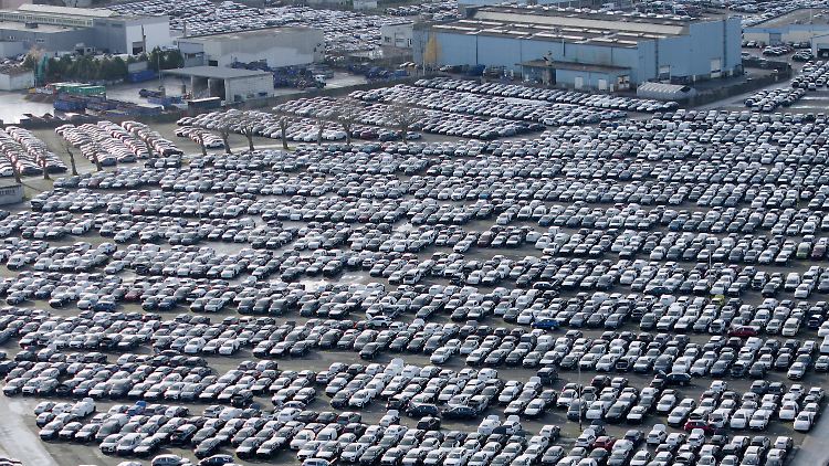EU-Kommissionspräsidentin Ursula von der Leyen und US-Präsident Donald Trump hatten sich am Sonntag auf US-Einfuhrzölle von 15 Prozent verständigt, die auch für Autos gelten sollen. 