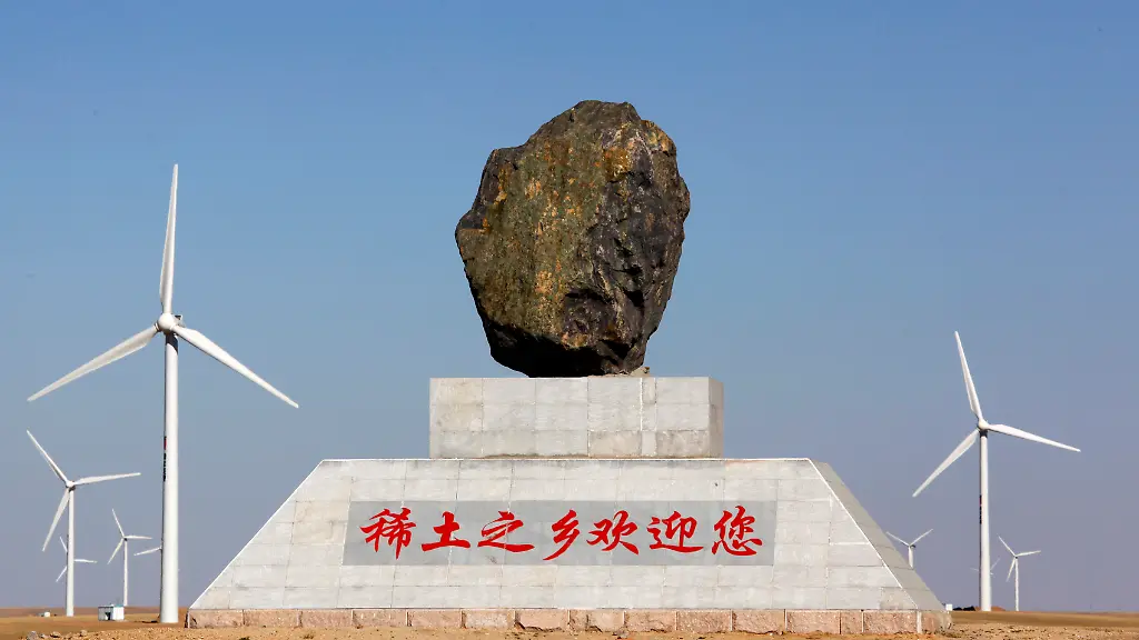 2010-10-31T120000Z-1268032153-GM1E6AV13EZ01-RTRMADP-3-CHINA-RAREEARTH