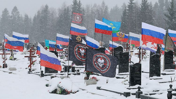 Ein russischer Friedhof bei Sankt Petersburg.