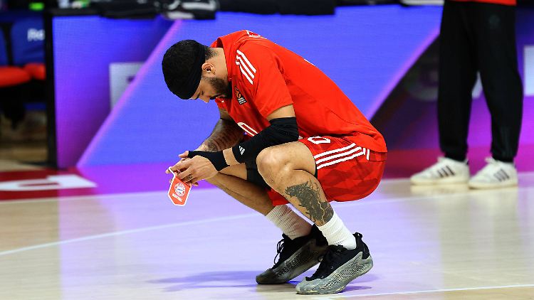 Weltmeister Nick Weiler-Babb hatte mit seinem FC Bayern den Sieg schon vor Augen.