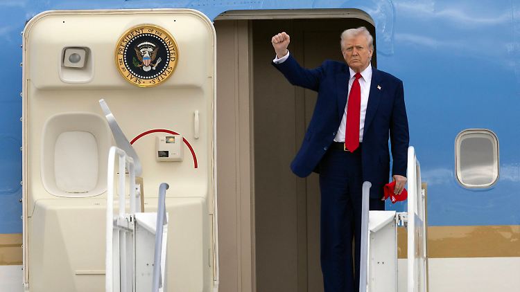 Verhandlungen mit geballter Faust: Trump sagt, dass andere Länder sich nun bewegen würden.