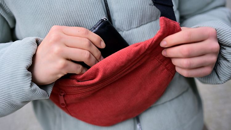 Jacken, Hosen, Bauchtaschen - überall ist Cord.