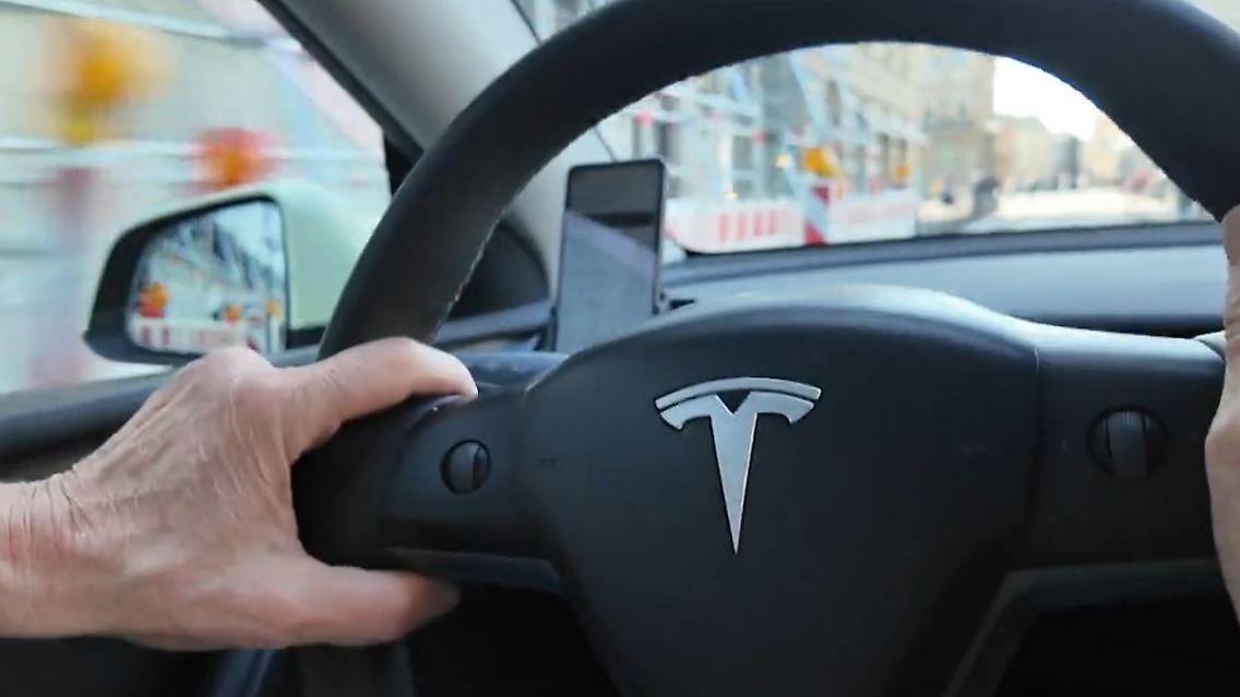 Tesla Taxi.jpg